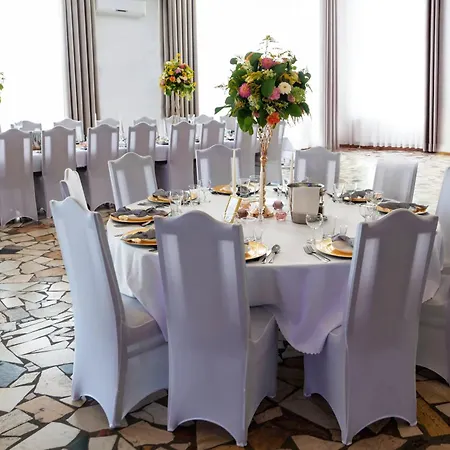 Tirest Hotel