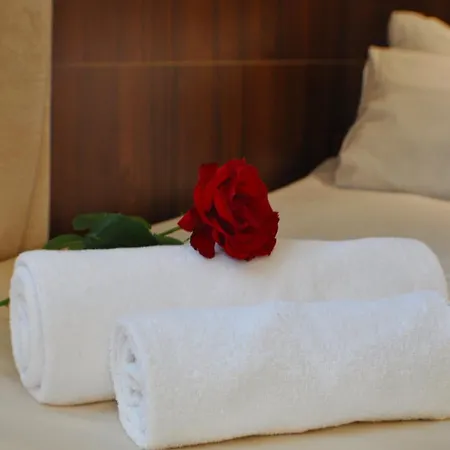 Ξενοδοχείο Tirest