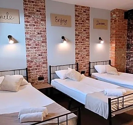 Hotel Tirest Grebiszew