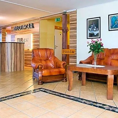 Tirest Hotel Grebiszew