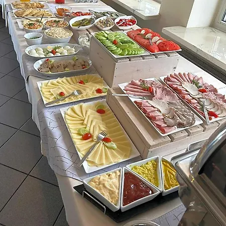 Hotel Tirest 2*