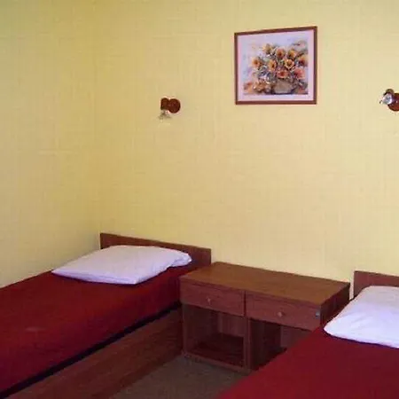 Hotel Tirest