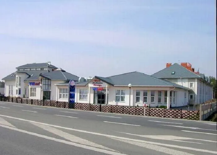 Hotel Tirest Grebiszew